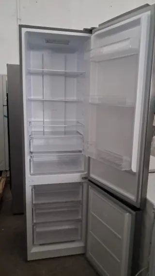 Frigorífico combi plateado