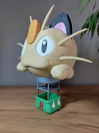 Team Rocket Meowth Balloon