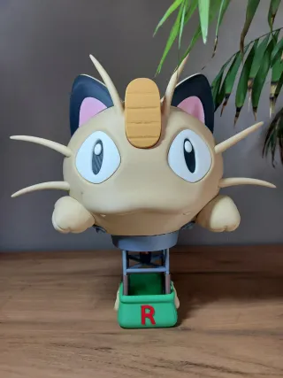Team Rocket Meowth Balloon