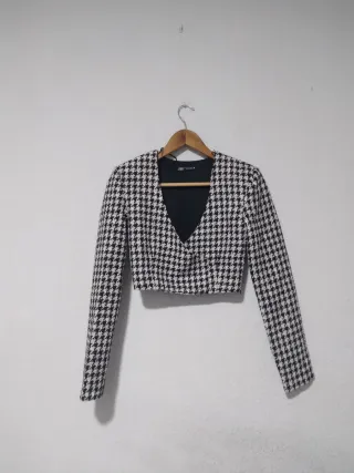 Blusa Corta Zara Cuadros Blanco y Negro
