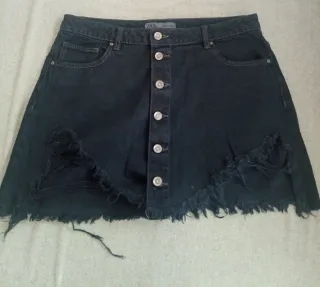 Falda vaquera Zara negra desgastada Talla L