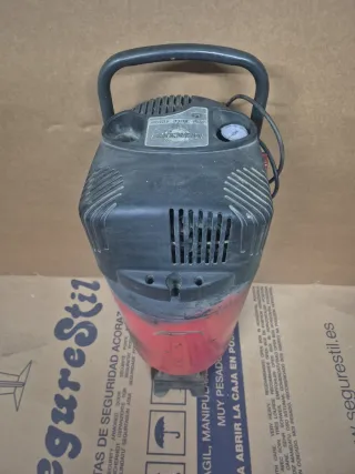 Compresor de aire vertical 50L   *PARA REPARAR