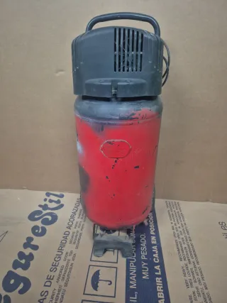 Compresor de aire vertical 50L   *PARA REPARAR