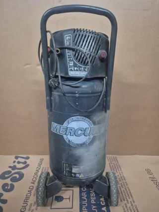 Compresor de aire vertical 50L   *PARA REPARAR