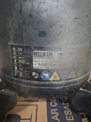 Compresor de aire vertical 50L   *PARA REPARAR