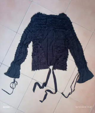 Camiseta flecos negro mujer Zara