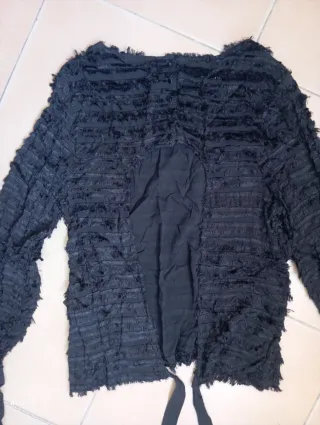 Camiseta flecos negro mujer Zara