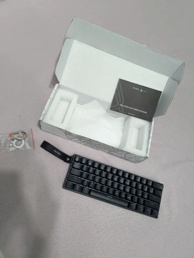 Teclado Mecánico NIZ Negro Nuevo
