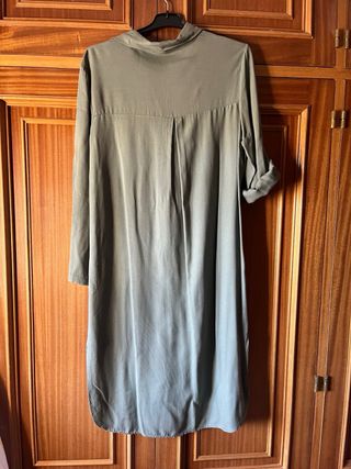 Vestido camisero largo verde militar