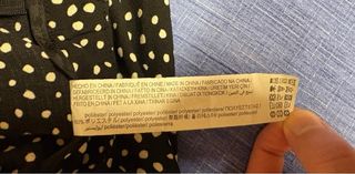 Falda corta con volante