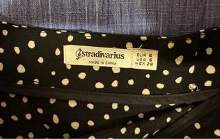 Falda corta con volante