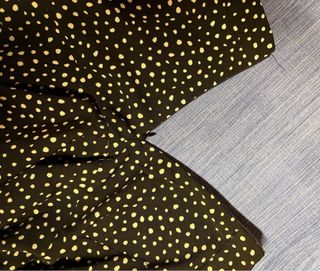 Falda corta con volante