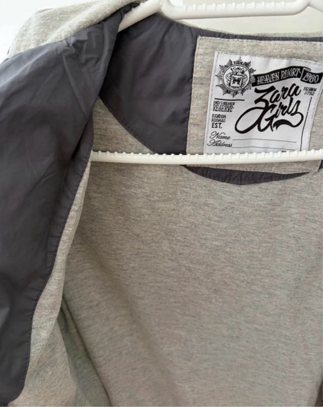 Chaqueta Zara Gris con Capucha