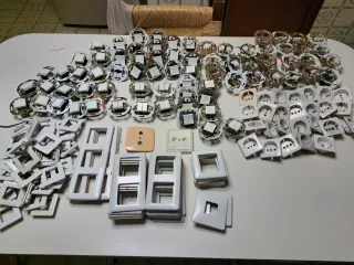 Mecanismos de luz y enchufes