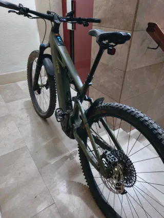 Bicicleta Ebike cube