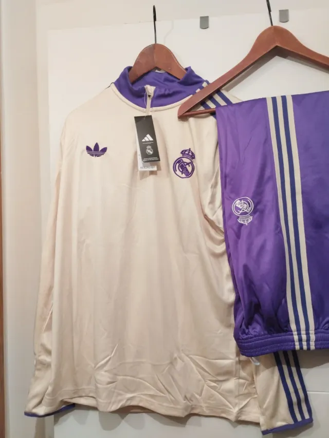 Chándal Adidas Beige y Morado