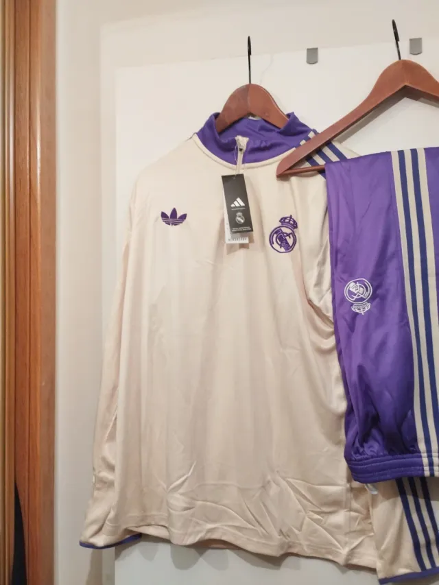 Chándal Adidas Beige y Morado