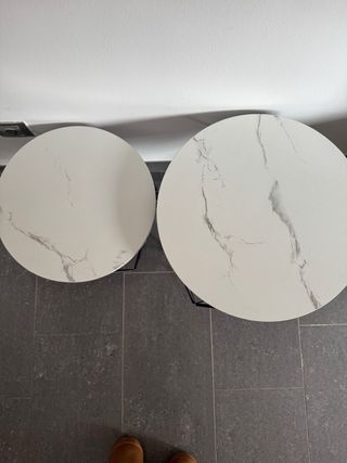 Set di due tavolini rotondi eleganti con design moderno