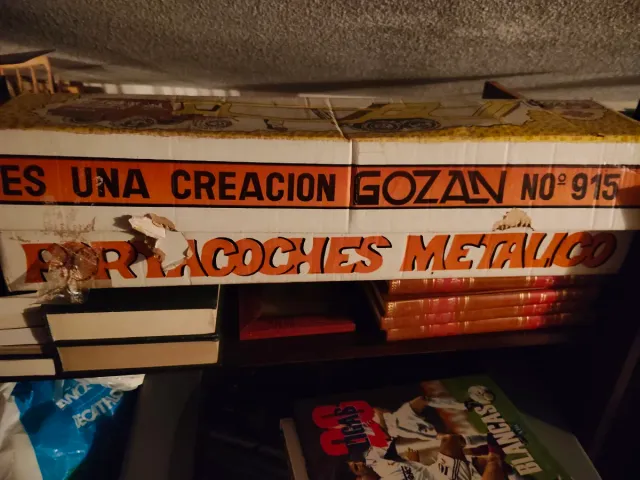 Camioncino vintage nella sua confezione originale