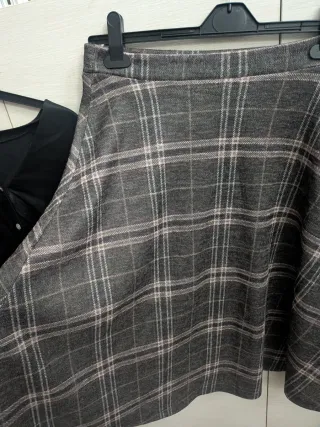 Falda de cuadros gris y rosa