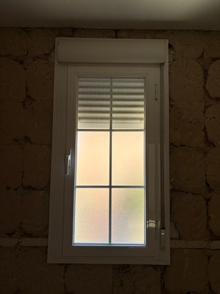 Ventanas aluminio blanco doble cristal y persiana