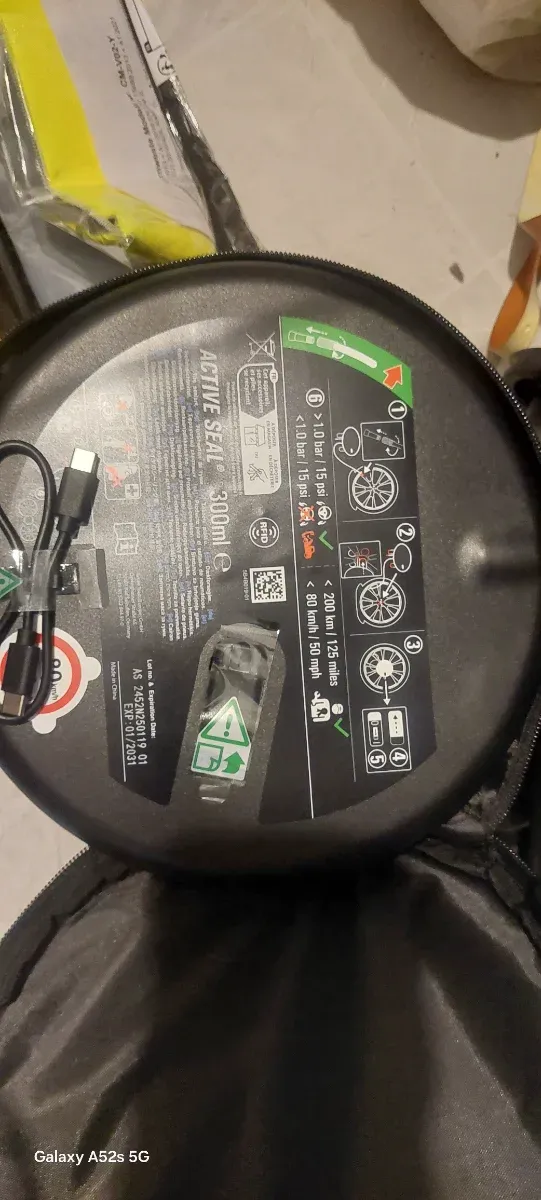 luz de emergencia v16 y kit antipinchazos.