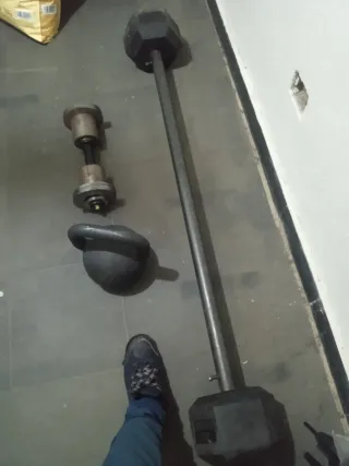 Barra, mancuerna y pesa rusa