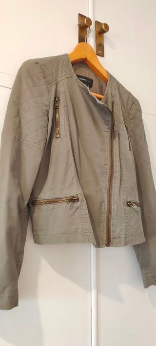 Chaqueta corta Mango gris caqui