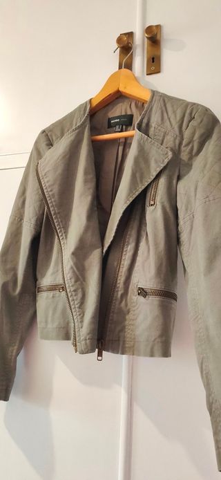 Chaqueta corta Mango gris caqui