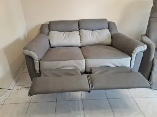 Divano elettrico grigio tessuto e pelle