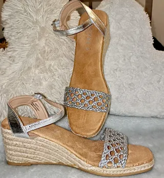 Sandalias  plateadas talla 40