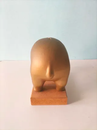 Tapiro salvadanaio dorato