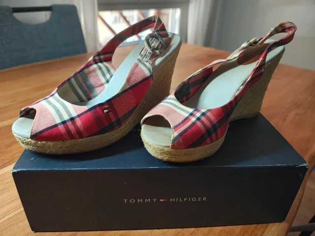 Cuñas Tommy Hilfiger a cuadros