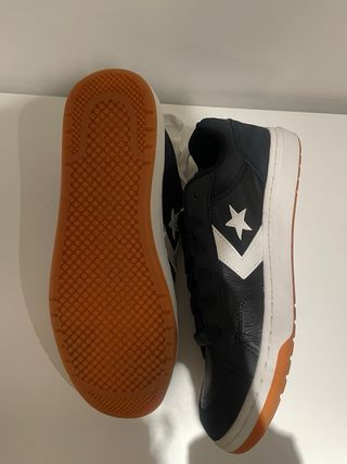 Zapatillas Converse Talla 45 Negras y Blancas