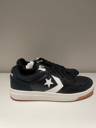 Zapatillas Converse Talla 45 Negras y Blancas