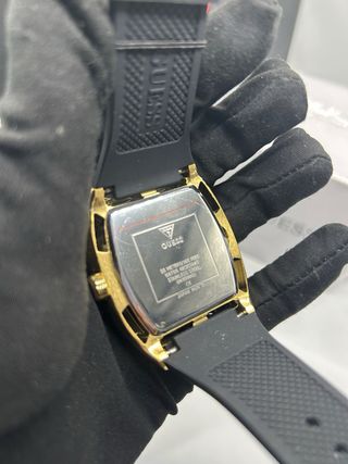 Reloj Guess GW0500G1 Negro y Dorado