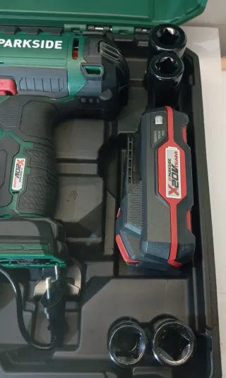 Atornilladora de impacto coche parkside