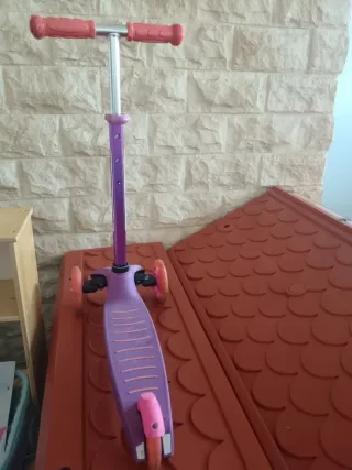 Patín infantil 3 ruedas morado