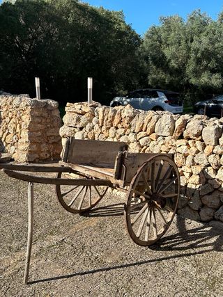 Carro de madera antiguo
