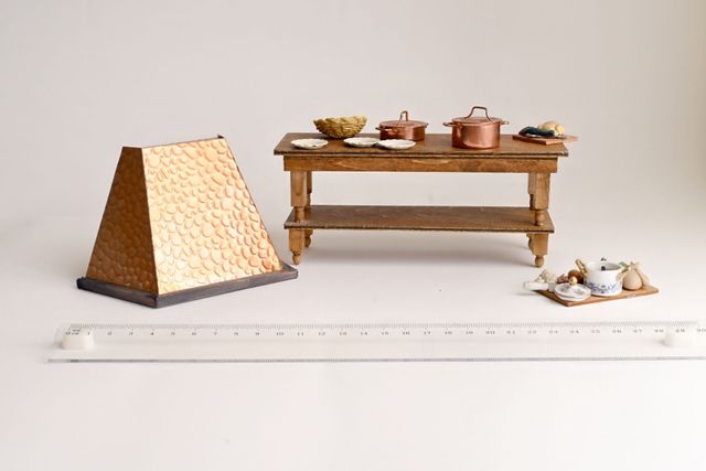 Muebles Casa Muñecas Pintados a mano. Año 2000.