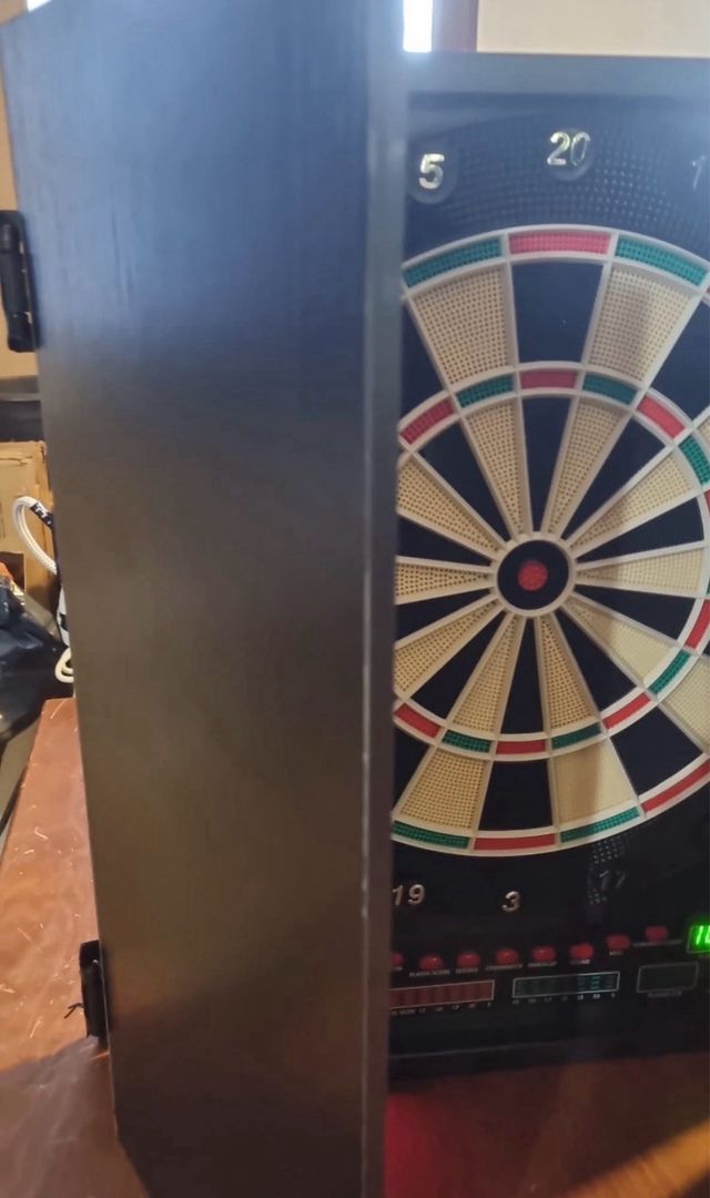 Bersaglio Elettronico con Porte e Freccette