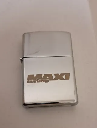 Mechero Zippo plateado