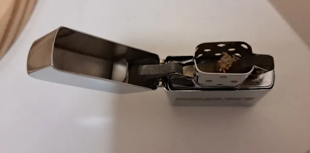 Mechero Zippo plateado