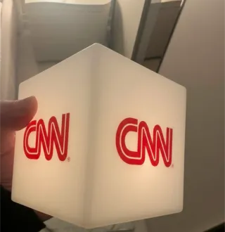 Cubo Luminoso CNN