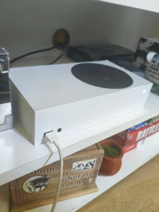 Xbox Series S Blanca + 2 mandos