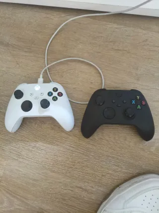 Xbox Series S Blanca + 2 mandos