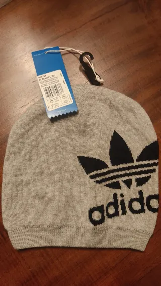 Gorro Adidas Gris Logo Trefoil