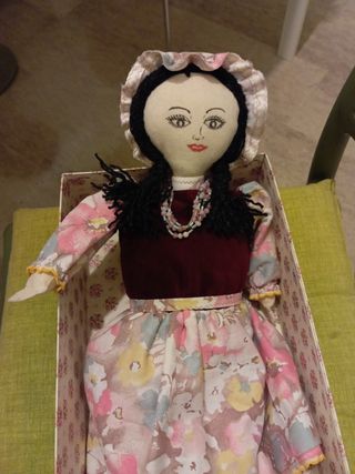 Bambola in pezza fatta a mano