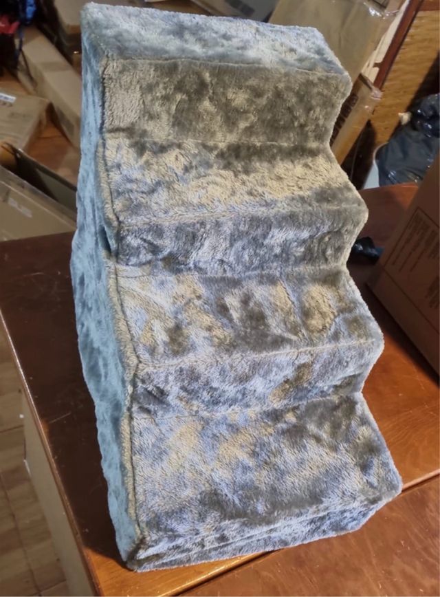 Scala per cani grigia