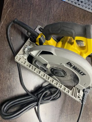 Sierra Circular Dewalt DWE576-QS